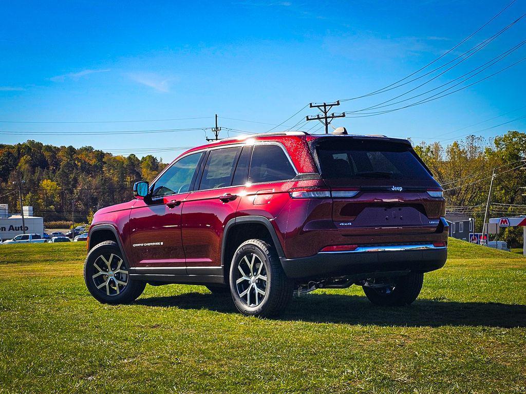 new 2025 Jeep Grand Cherokee car, priced at $47,760