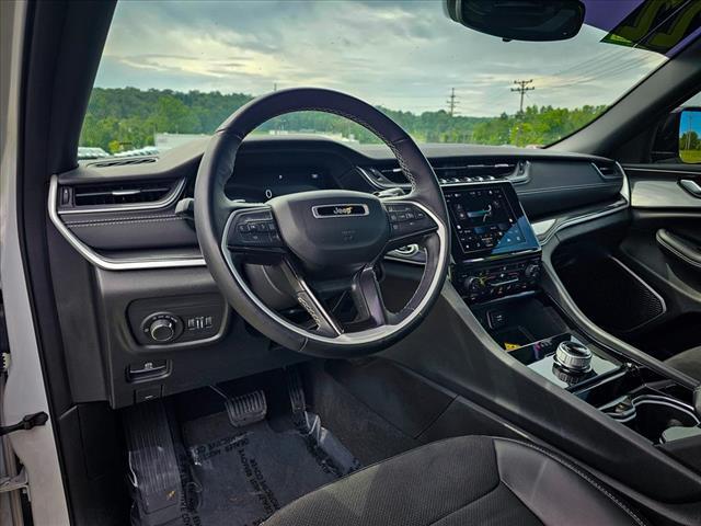 used 2022 Jeep Grand Cherokee car, priced at $32,990