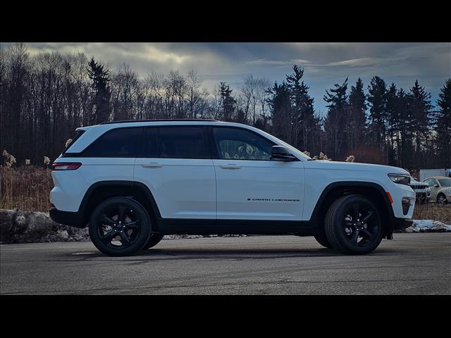 new 2025 Jeep Grand Cherokee car, priced at $49,735