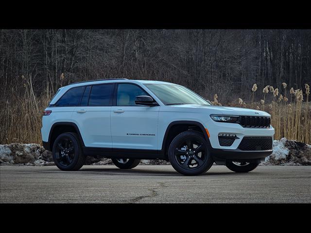 new 2025 Jeep Grand Cherokee car, priced at $49,735