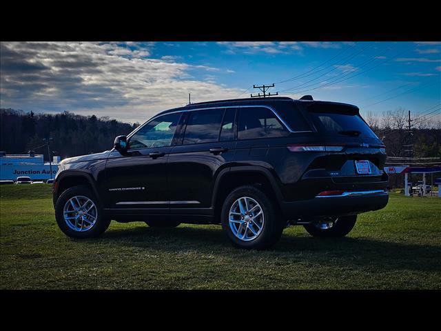 new 2025 Jeep Grand Cherokee car, priced at $39,990