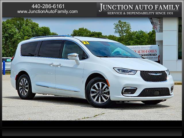 used 2021 Chrysler Pacifica Hybrid car, priced at $28,900