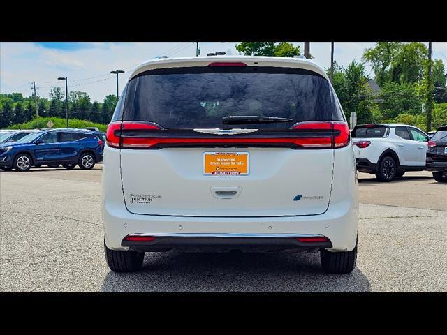 used 2021 Chrysler Pacifica Hybrid car, priced at $28,900