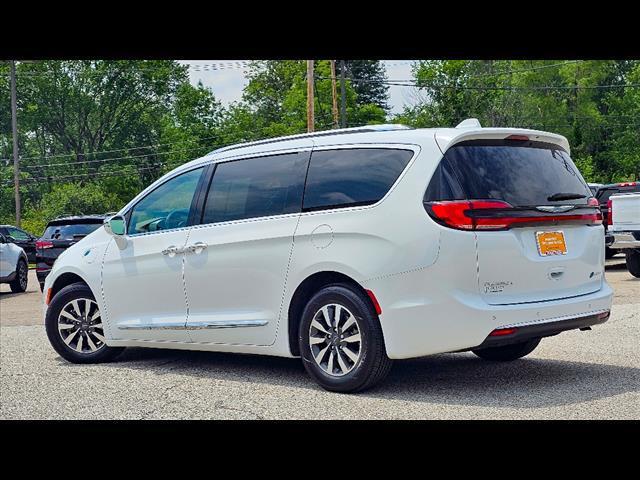 used 2021 Chrysler Pacifica Hybrid car, priced at $28,900