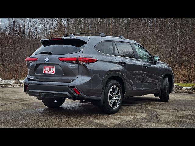 used 2023 Toyota Highlander Hybrid car, priced at $45,900