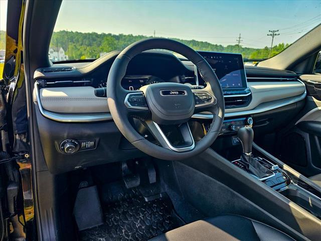 new 2025 Jeep Compass car, priced at $30,001