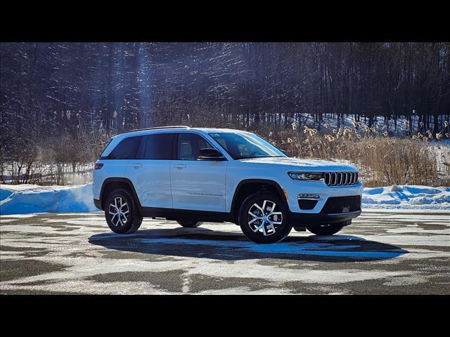 new 2025 Jeep Grand Cherokee car, priced at $45,278