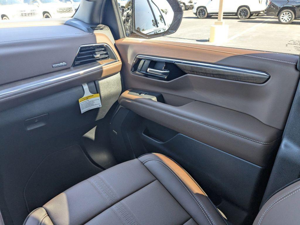 new 2025 Chevrolet Suburban car, priced at $77,695