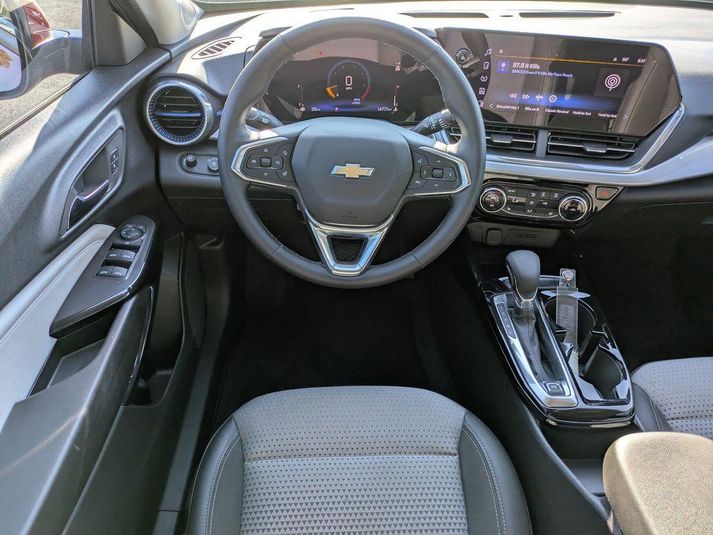 used 2025 Chevrolet Trax car, priced at $23,198