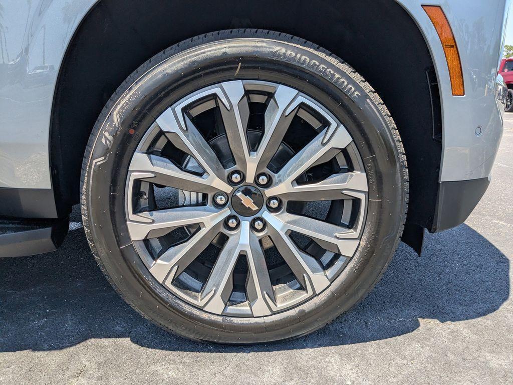 new 2025 Chevrolet Suburban car, priced at $81,395