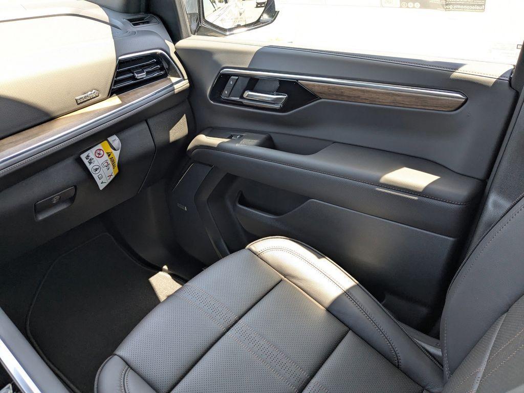 new 2025 Chevrolet Suburban car, priced at $81,395