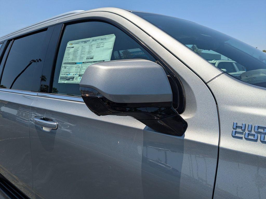 new 2025 Chevrolet Suburban car, priced at $80,895