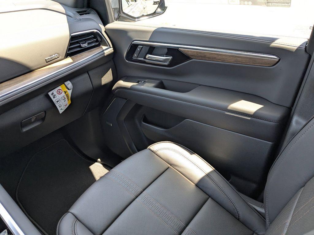 new 2025 Chevrolet Suburban car, priced at $80,895