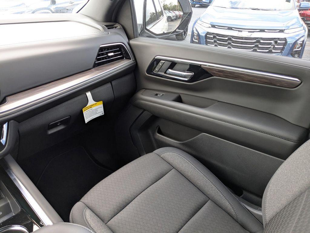 new 2025 Chevrolet Suburban car, priced at $58,995