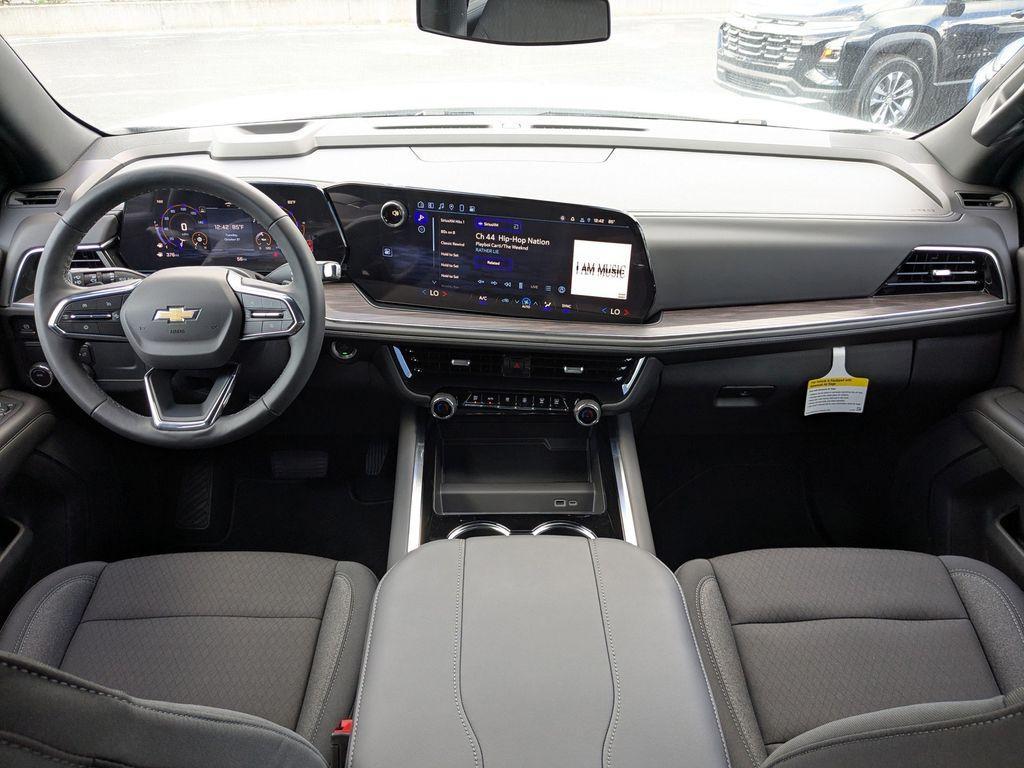 new 2025 Chevrolet Suburban car, priced at $58,995