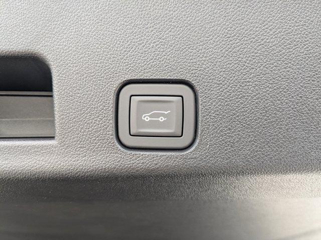 new 2025 Chevrolet Traverse car, priced at $45,130