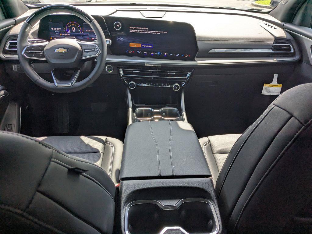 new 2025 Chevrolet Traverse car, priced at $43,130