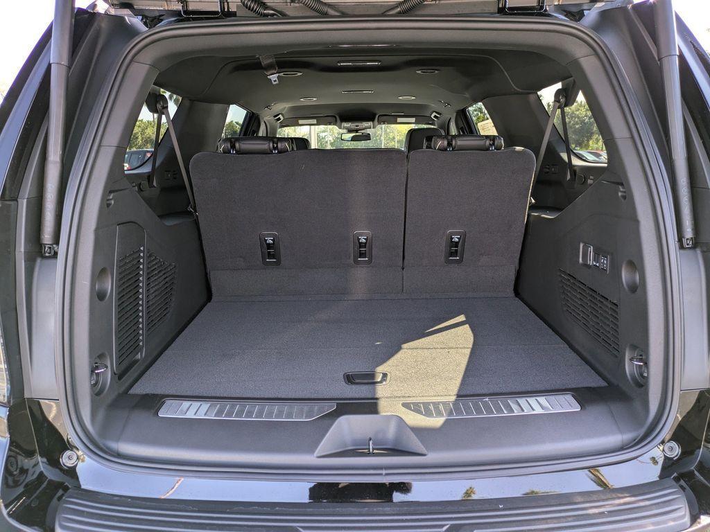 new 2025 Chevrolet Suburban car, priced at $74,195