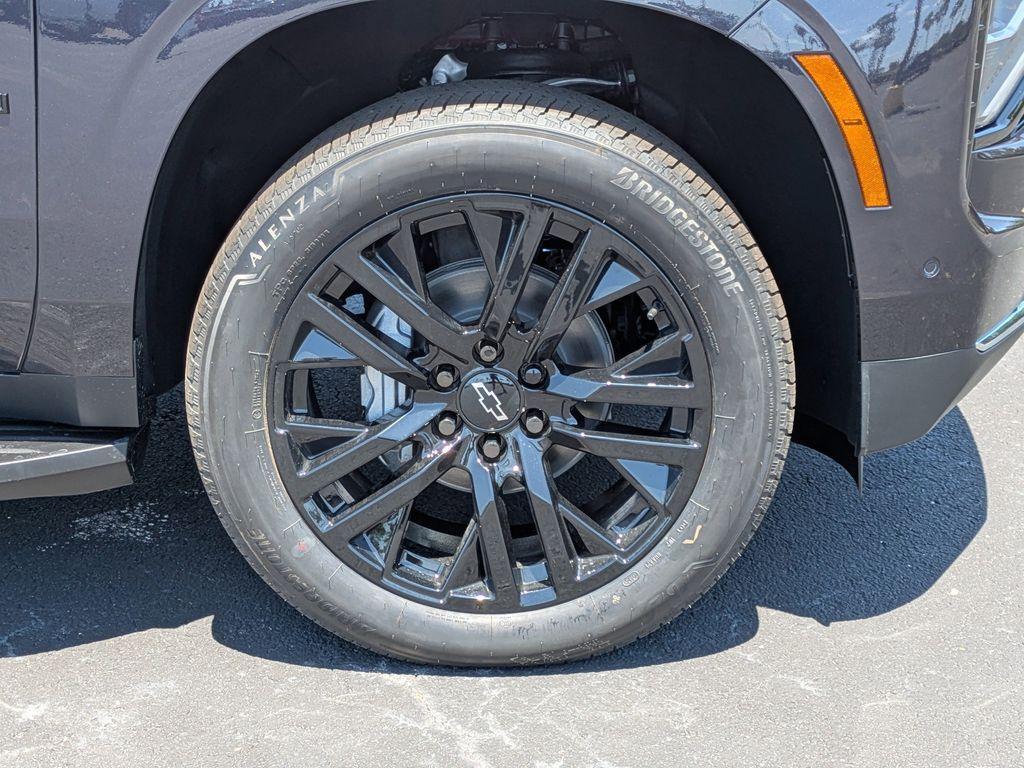 new 2025 Chevrolet Suburban car, priced at $76,345