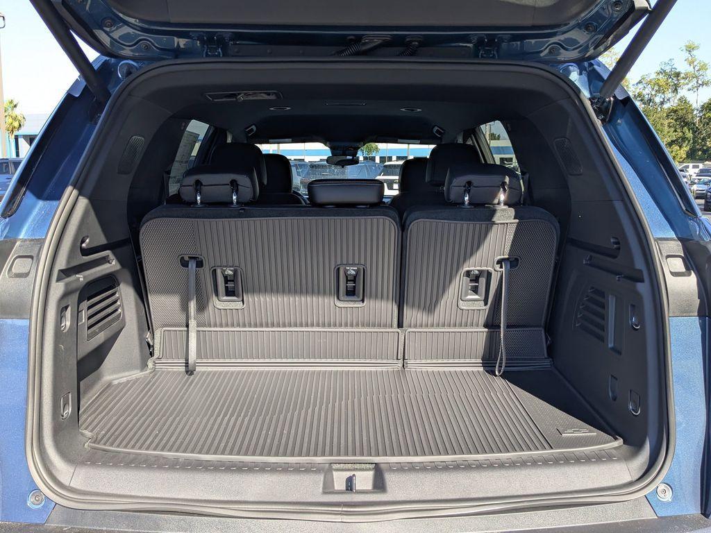 new 2026 Chevrolet Traverse car, priced at $47,690