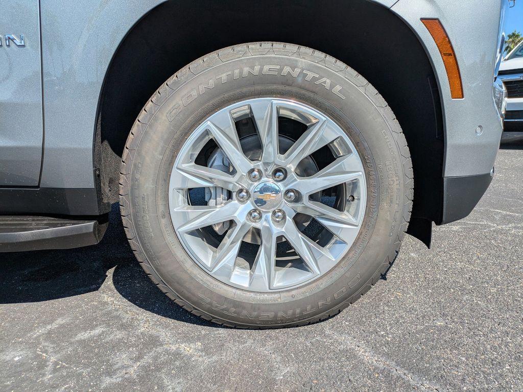 new 2025 Chevrolet Suburban car, priced at $75,195