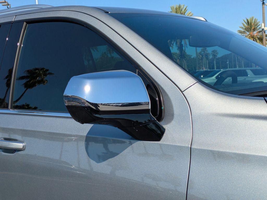 new 2025 Chevrolet Suburban car, priced at $75,195