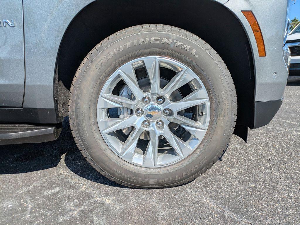 new 2025 Chevrolet Suburban car, priced at $73,695
