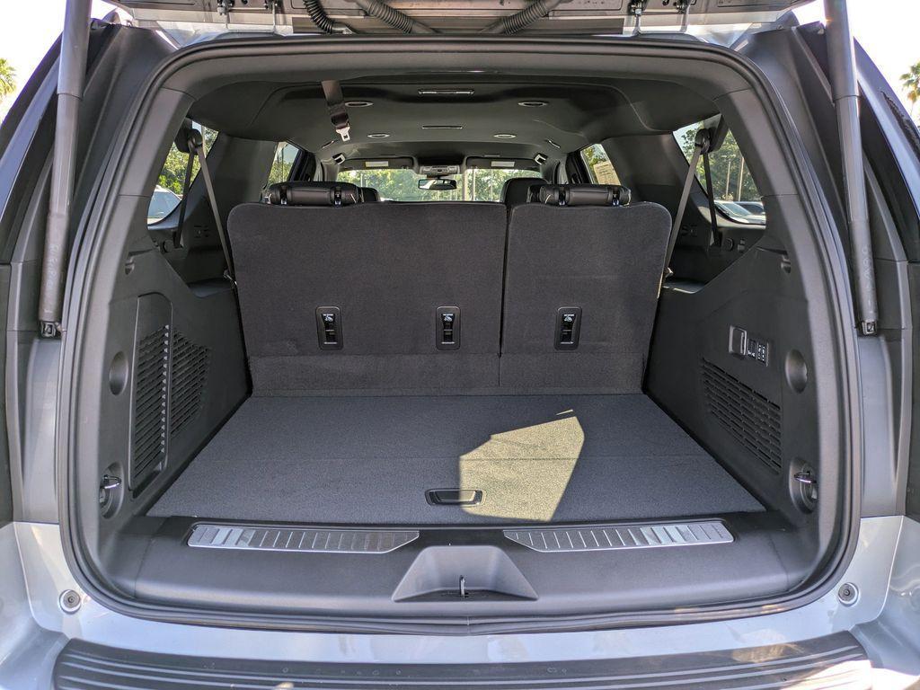 new 2025 Chevrolet Suburban car, priced at $75,195