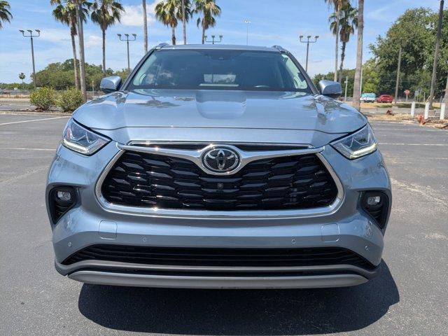 used 2022 Toyota Highlander car, priced at $39,988