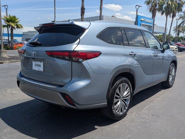 used 2022 Toyota Highlander car, priced at $39,988