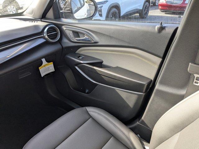new 2025 Chevrolet Trax car, priced at $27,085