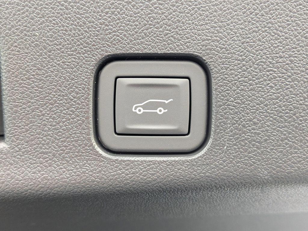 new 2026 Chevrolet Traverse car, priced at $47,690