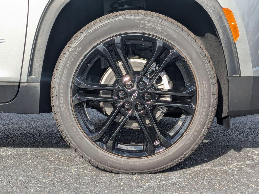 new 2026 Chevrolet Traverse car, priced at $47,690