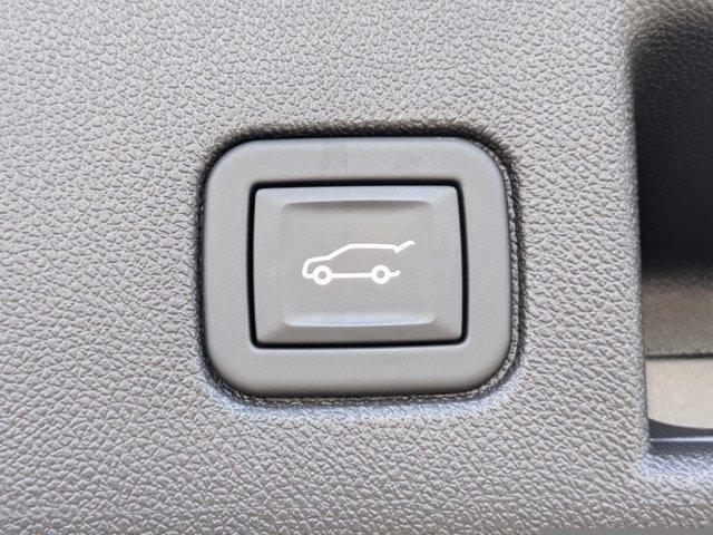 used 2023 Chevrolet Equinox car, priced at $22,918