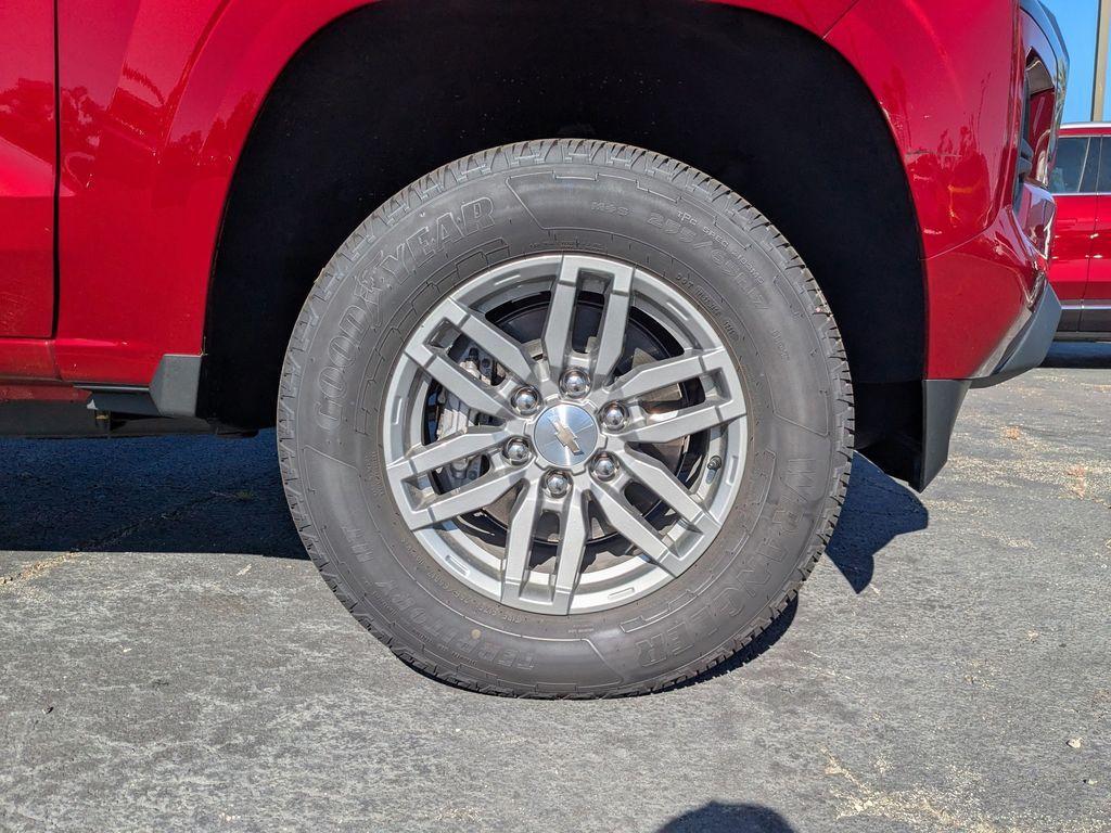 new 2025 Chevrolet Colorado car, priced at $40,130
