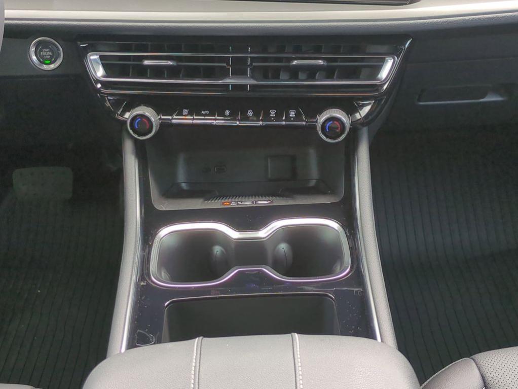new 2025 Chevrolet Traverse car, priced at $45,490