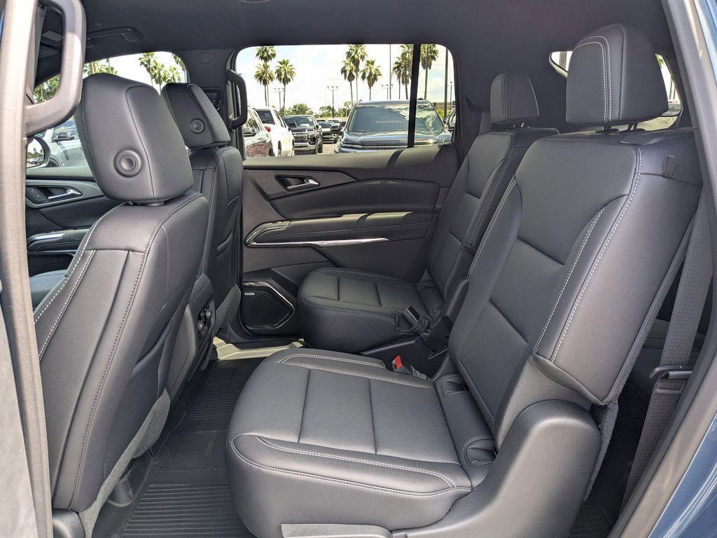 new 2025 Chevrolet Traverse car, priced at $43,975