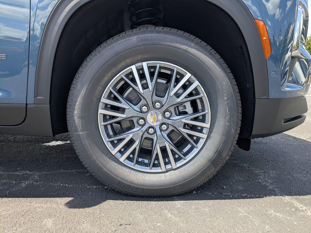 new 2025 Chevrolet Traverse car, priced at $43,975