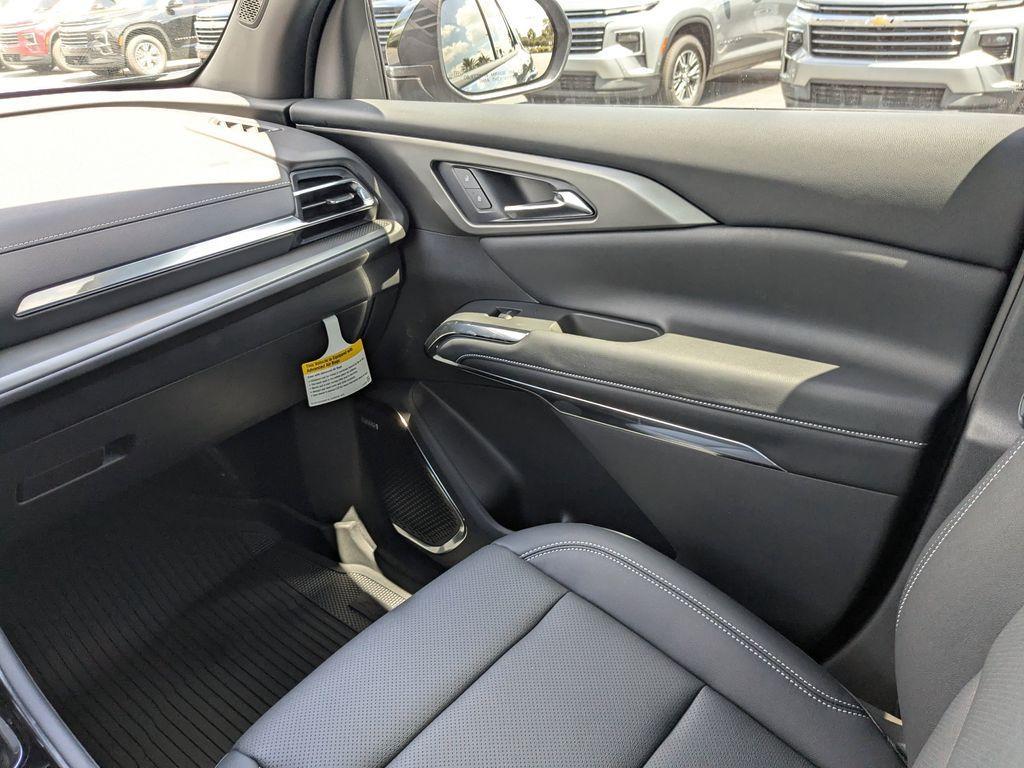 new 2025 Chevrolet Traverse car, priced at $43,975