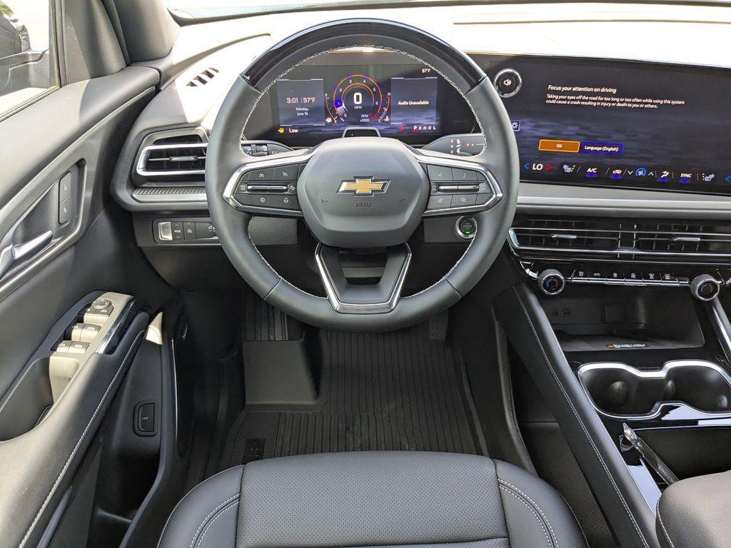 new 2025 Chevrolet Traverse car, priced at $43,975