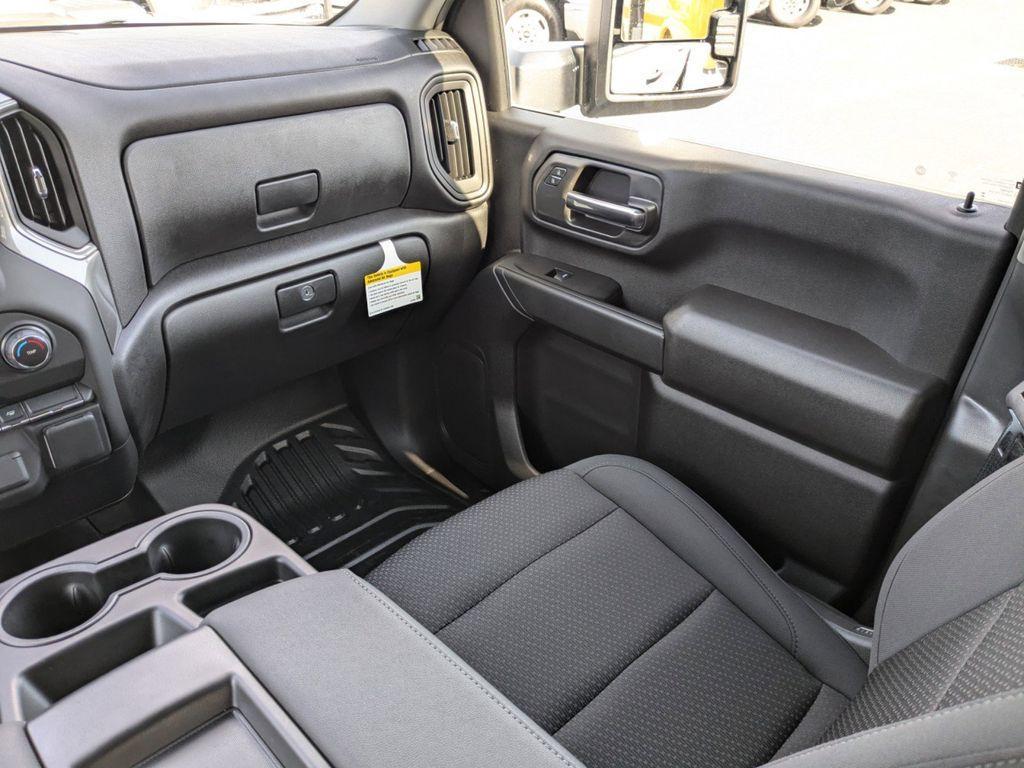 new 2024 Chevrolet Silverado 3500 car, priced at $52,270
