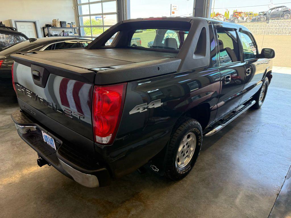 used 2005 Chevrolet Avalanche car, priced at $9,990