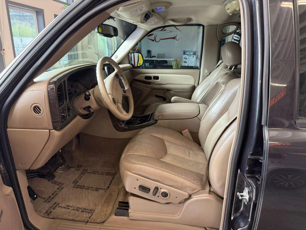used 2004 GMC Yukon car, priced at $12,490