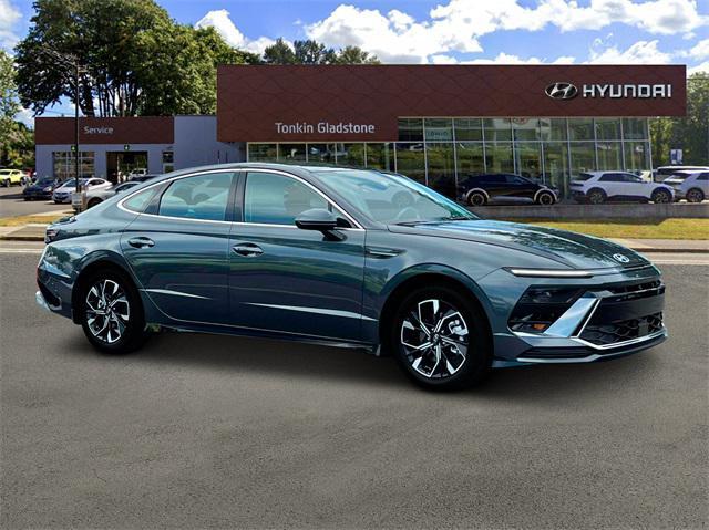 new 2025 Hyundai Sonata car, priced at $30,940