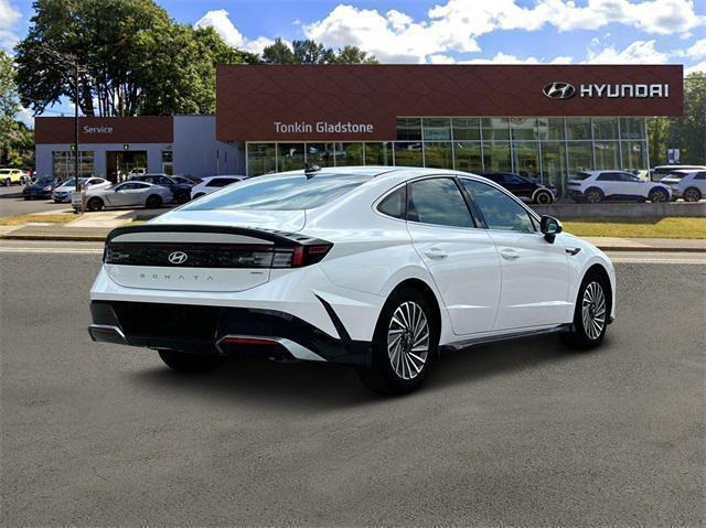 new 2025 Hyundai Sonata Hybrid car, priced at $33,150