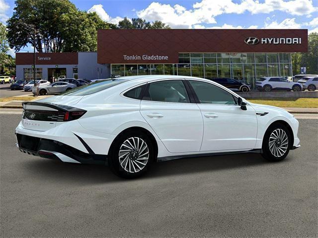 new 2025 Hyundai Sonata Hybrid car, priced at $33,150