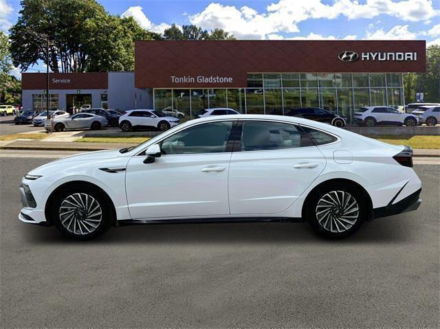 new 2025 Hyundai Sonata Hybrid car, priced at $33,150