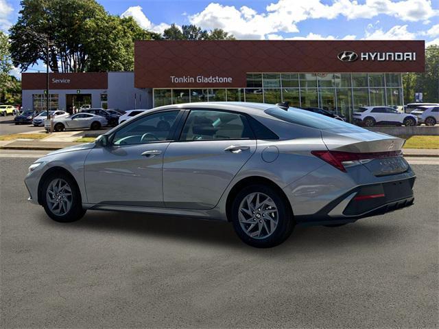 new 2024 Hyundai Elantra HEV car, priced at $25,903