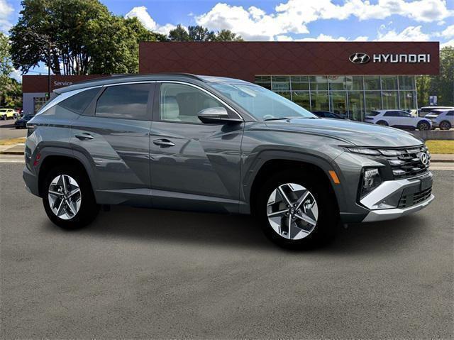 new 2025 Hyundai TUCSON Hybrid car, priced at $36,739