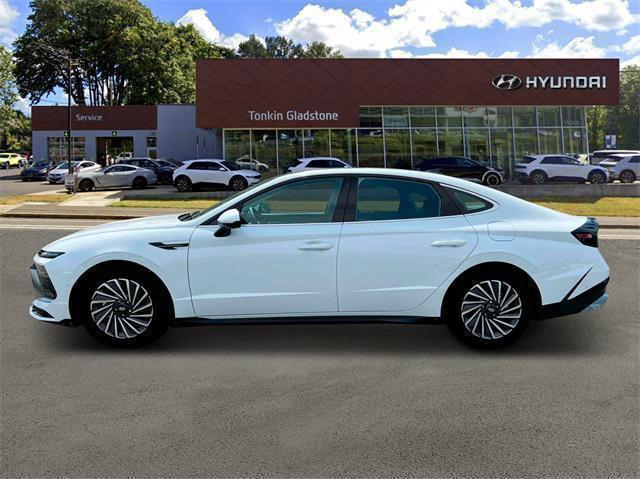 new 2025 Hyundai Sonata Hybrid car, priced at $38,605